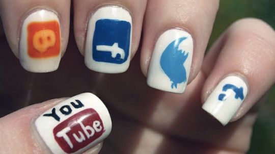 social-media-nail